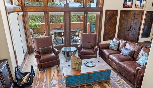 Private Upscale Mountain View Retreat just 12 Minutes From The Santa Fe Plaza.