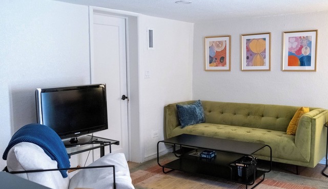Private Urban Garden Apartment in the heart of Denver