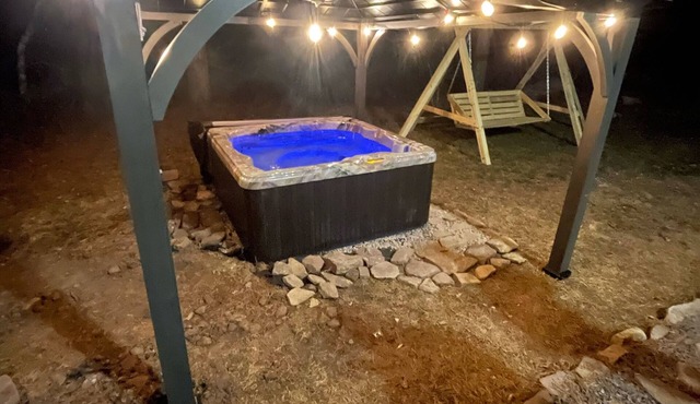 Private Vacation House w Pool/Hot Tub/Fire pit and Games