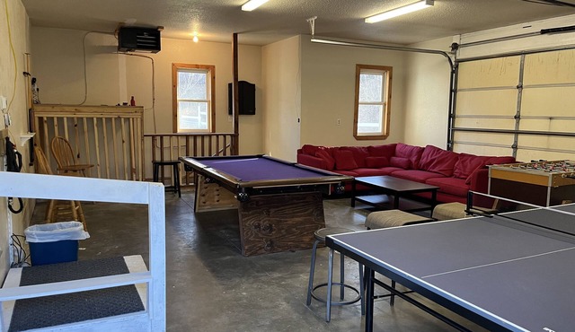 Private vacation house for larger groups near the Dells with heated game room.
