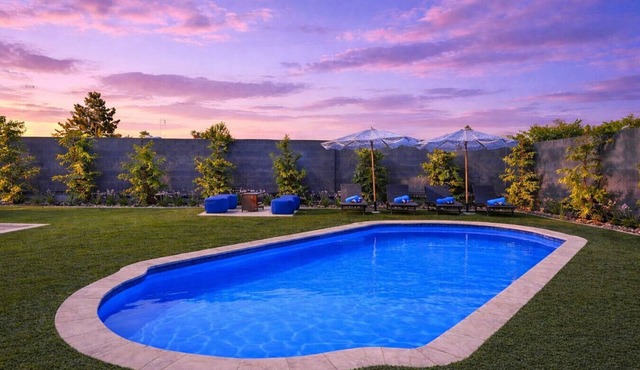 Private Vegas Pool Oasis | Putting Green, Game Room, 2 Miles to Strip | Sleeps 8