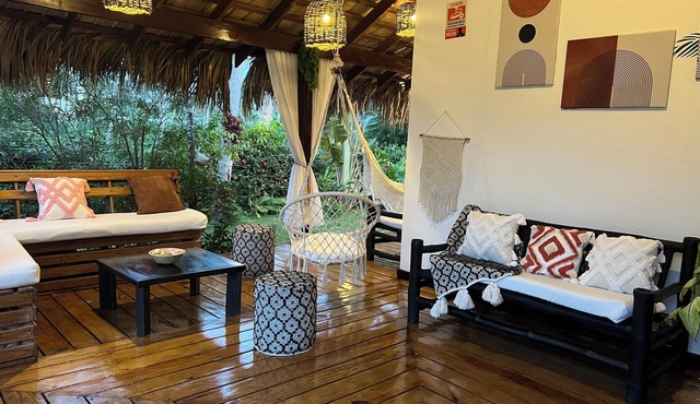 Private Villa 5 minute walk to Playa Bonita, Restaurants and Bars