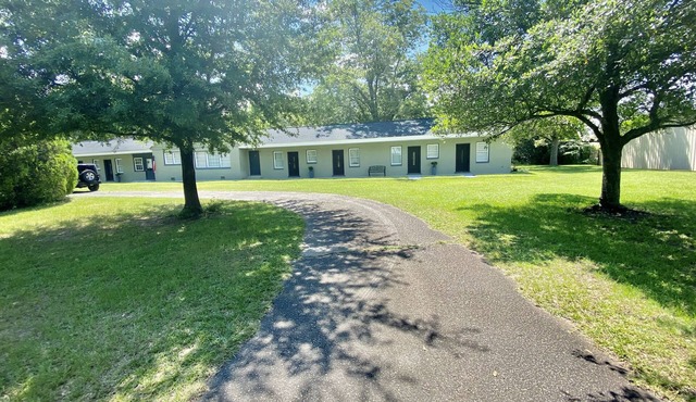 Private Villa 5 min to Perry Fair Grounds, Eateries, Cafe, Shops & Locale Music.