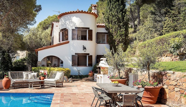 Private villa: amazing sea views with private garden and pool in Sa Tuna, Begur