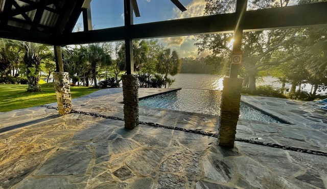 Private Villa, Boat, Infinity Pool, Private Beach, Kayak with Dolphins!