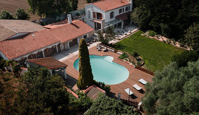 Private villa for 14p with large swimming pool, closed to the beaches