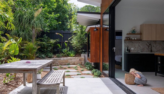 Private villa just a 4 min walk to Avalon Beach!