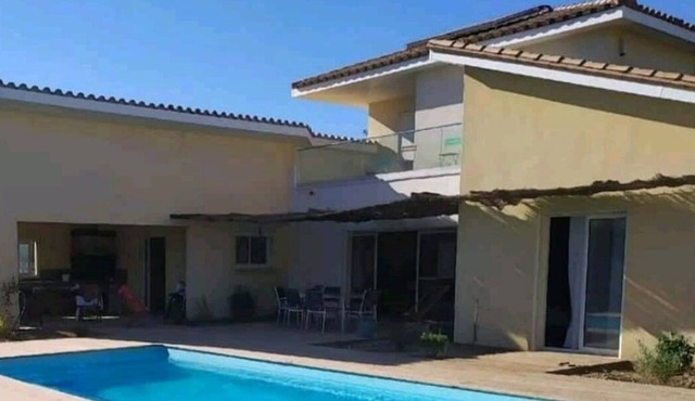 Private villa pool air conditioning 10 minutes from the beach