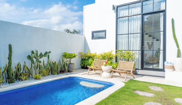 Private Villa Tropical Oasis Seseh just 5' to the beach