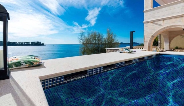 Private villa with swimming pool in Dalmatia