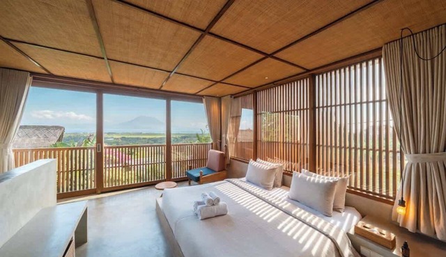 Private Villa with Plunge Pool & Sunrise Views