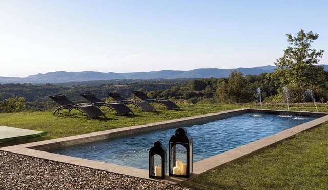 Private villa with pool, 40 minutes from Barcelona