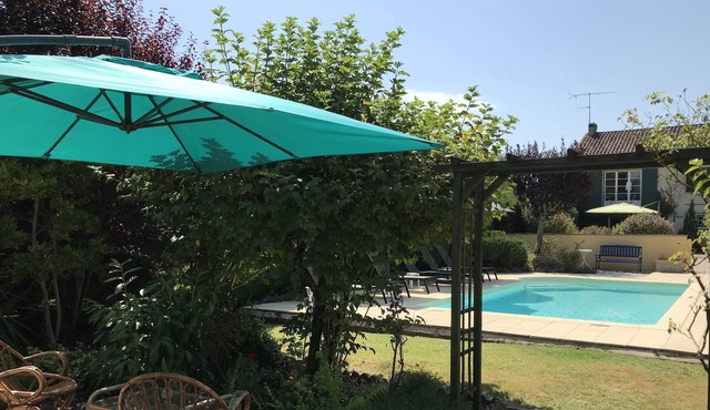 Private villa with pool in pretty Dordogne village. Short walk to water sports