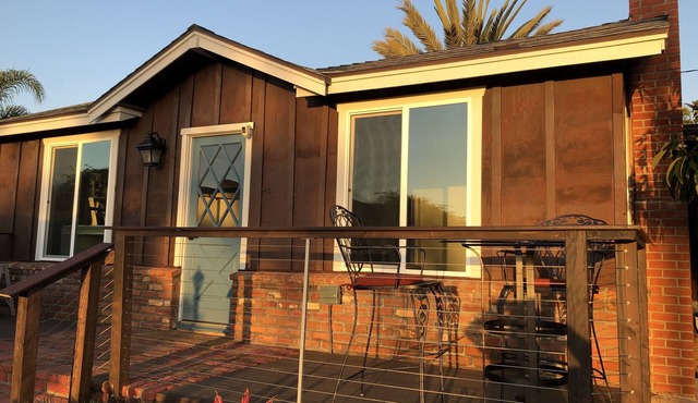 Private, vintage 2bd/2ba, 1/3 acre lot, ocean views, amazing sunsets!