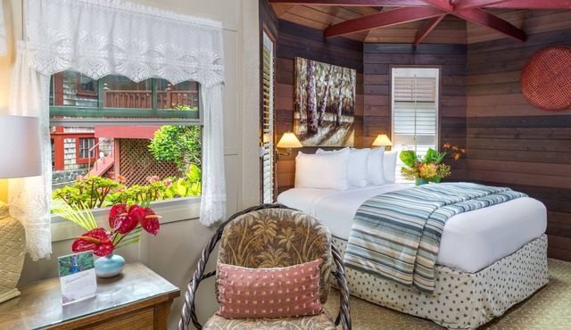 Private Volcano Village Cottage