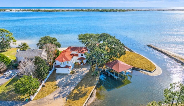 Private Water Access | Heated Pool | Kayaks