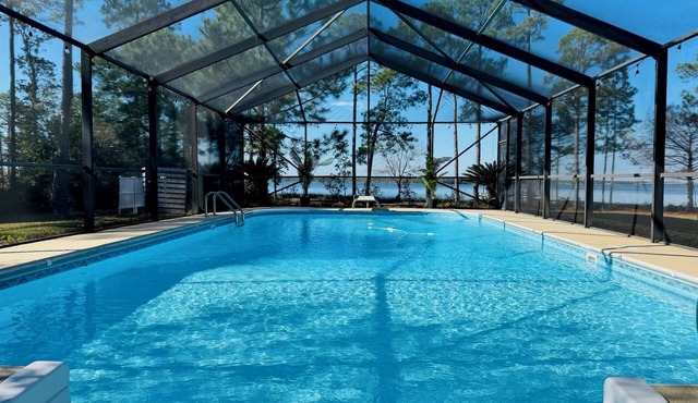 Private Waterfront 7 Acre Retreat with Pool 20 minutes from Pensacola