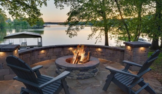 PRIVATE WATERFRONT DOCK, CANOES, GAME ROOOM, FIRE PIT, NATIONAL PARK