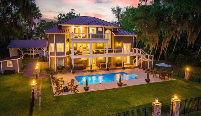 Private Waterfront Estate w/Pool & Hot Tub - 10 Miles to Sav Historic District