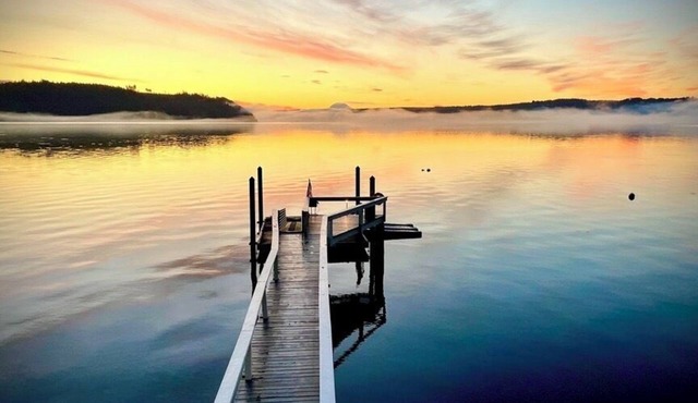 ✨Private Waterfront Family Beach House | HotTub Oysters Kayaks MiniGolf ✨