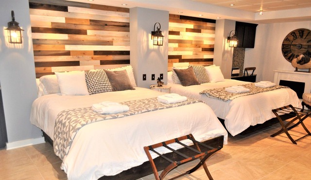 Private/Waterfront/Gym/Theatre/Dock