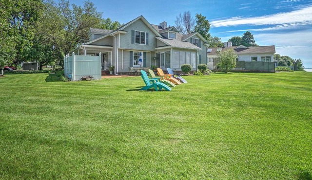 Private Waterfront Lake Erie Home with BBQ Patio