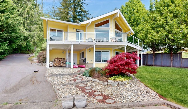 Private Waterfront Living with PNW Charm & Outdoor Adventure