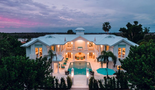 Private Waterfront Resort - Complimentary Concierge to Plan Ultimate Vacation