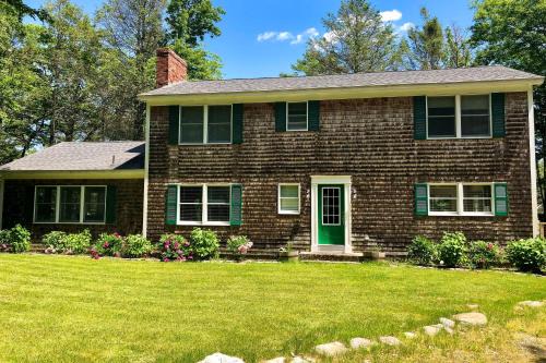 Private Waterfront Retreat