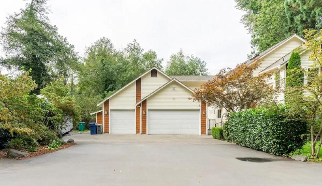 Private Waterfront Retreat near downtown Auburn