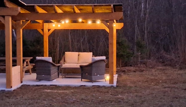 Private Winter Lakefront Cottage - Relax & Unwind