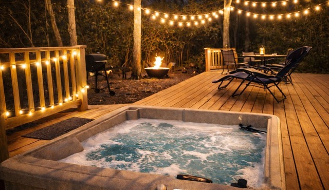 Private Wooded Cabin w/Hot Tub, Fire Pit. 5 minutes from Texas A&M