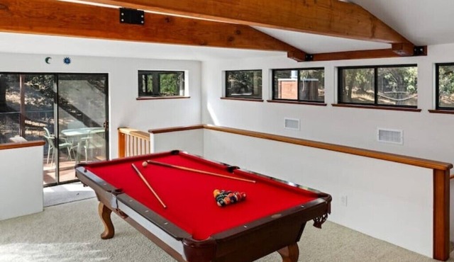 Private, wooded home and a modern designnn