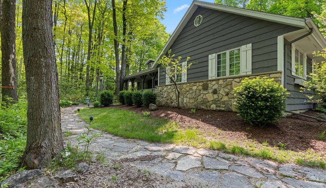 Private wooded lot- Your Perfect Getaway just north of Sister Bay