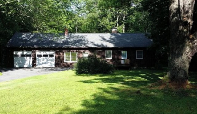 Private Wooded Retreat close to Cornell