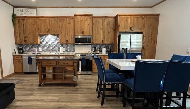 Private Woodland Greers Ferry Cottage w/Fire Pit