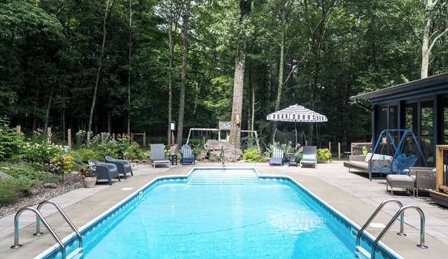 Private Woodstock Retreat – Heated Pool, Hot Tub & Fireplace on 5 Secluded Acres
