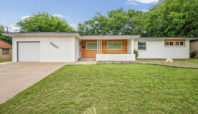 Private Yard - No Stairs - Office - Fort Worth