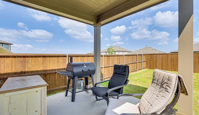 Private Yard & Pool Access: Home in Krugerville