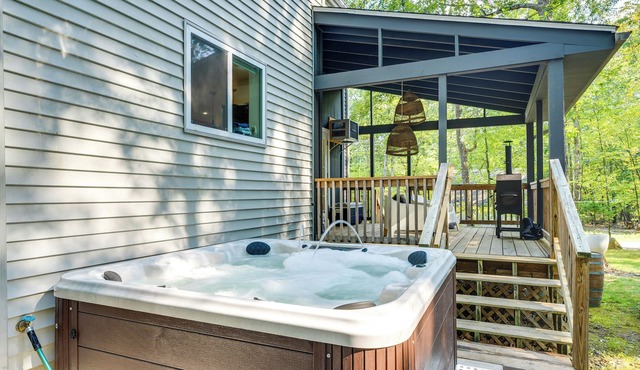 Private Yard, Playset: Family Home in Penn Estates