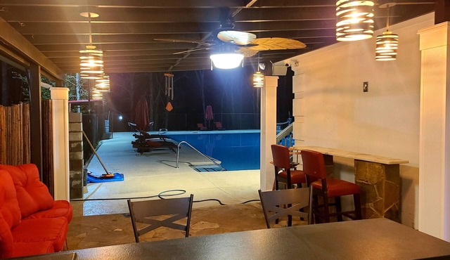 Private10 Acre retreat with beautiful streams and walking trails