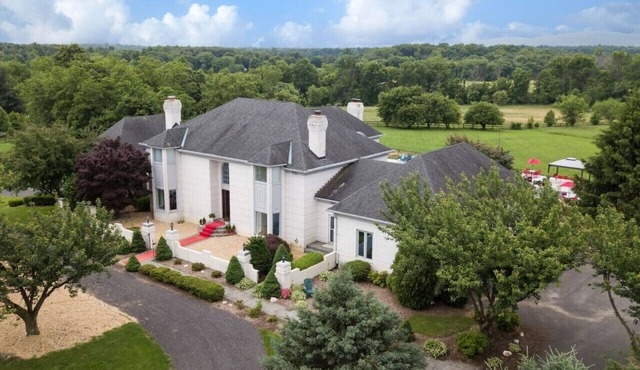 Private10000sf Retreat GuitarPool Hottub-Wine Area