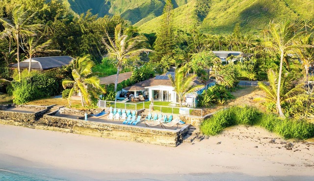 PrivateBeach w/Views that make you believe in God|ONLY home with Private Beach|3 beachfront Jacuzzis|90-inch Theater Room