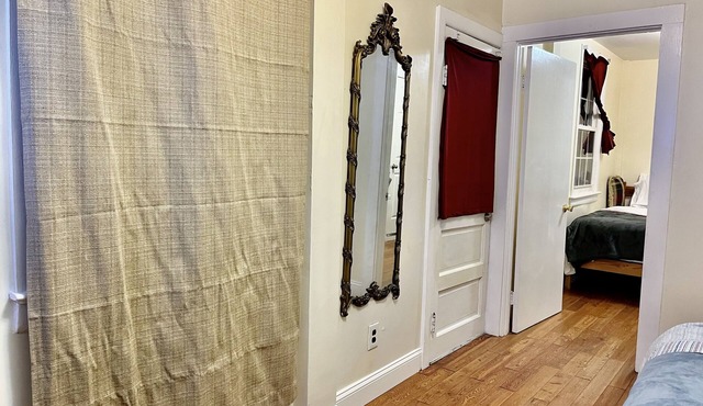 PrivateIn Law Suite: 2 Small bedrooms w private bath & Private entry.