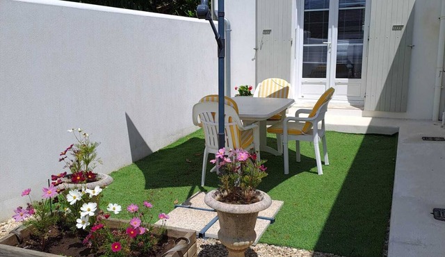 Privileged location, calm and bright, 800 meters from the beach