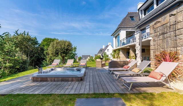 Privileged setting and sea view in Fréhel