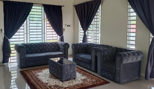 Pro-Qaseh Room Stay , Darulaman Lake Home