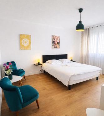 PROCHE CENTRE, Parking Gratuit