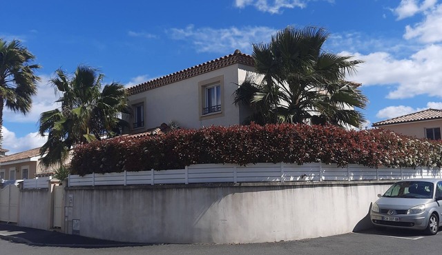 Proche de la mer Villa Avec Piscine Dans Village Idéal Pour les Familles