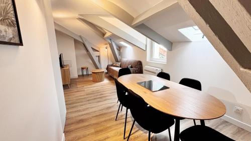 Proche gare, 5min Plage du Midi, T3, 6 personnes By Palmazur Vacances